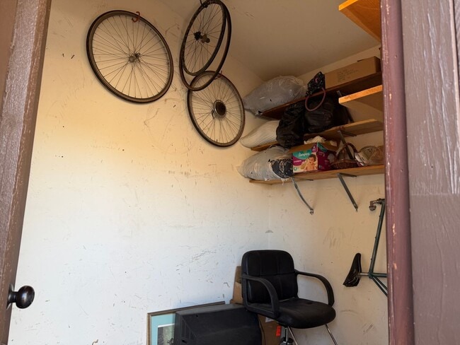 Building Photo - 2932 Holly Ave