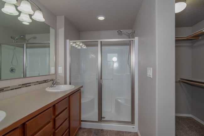Building Photo - Single floor living 3 Bed 2 Bath home with...