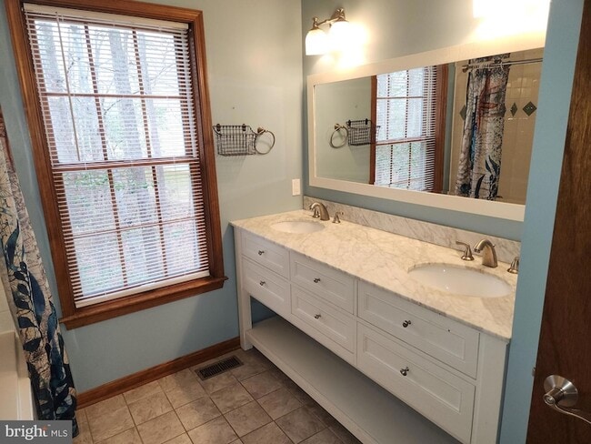 Building Photo - 43974 White Cedar Ln