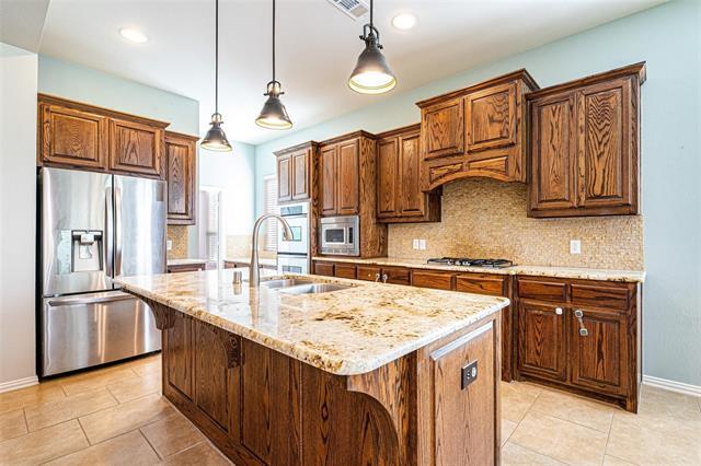 Building Photo - 6305 Canyon Crest Dr