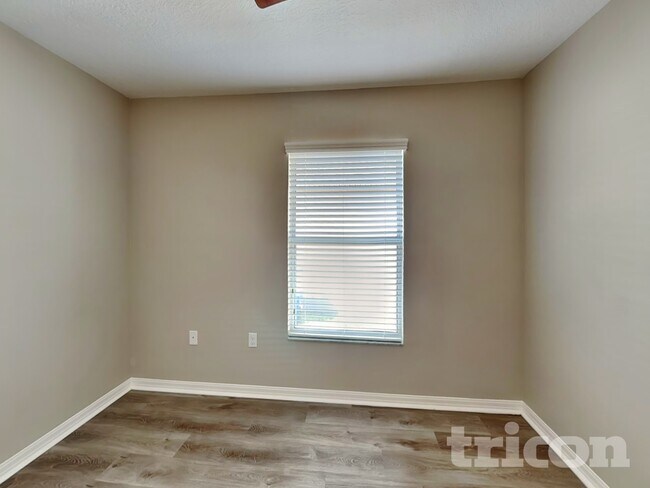 Building Photo - 1532 Wallace Manor Ave