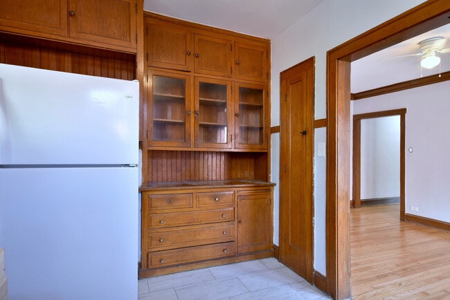 Building Photo - 5900 W Ohio St