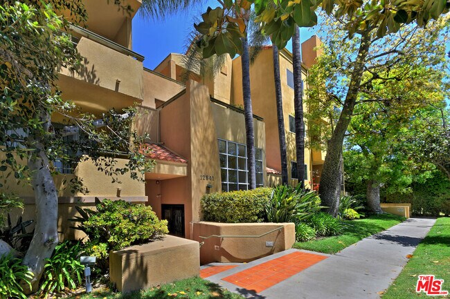 Building Photo - 12841 Bloomfield St