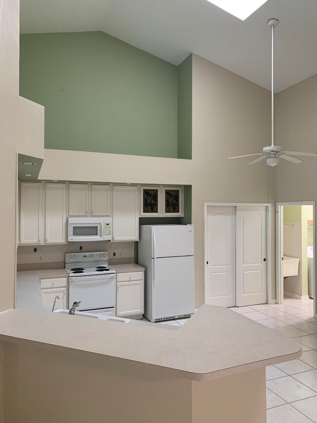 Building Photo - 1657 SW Harbour Isles Cir