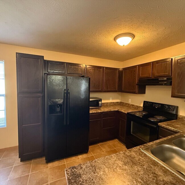 Building Photo - 3 bedroom 2 bath home in Willard School District