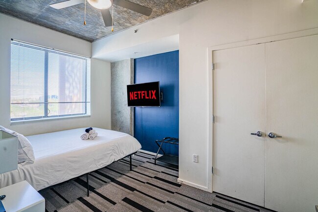 Building Photo - 888 N 4th St