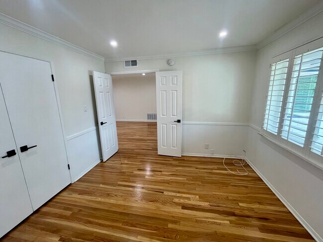 Building Photo - 6666 Sedan Ave