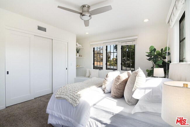 Building Photo - 131 S Martel Ave