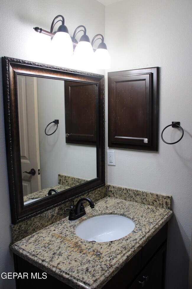 Building Photo - 3060 Cascade Point