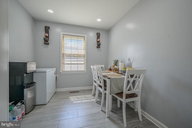 Building Photo - 11327 Cromwell Ct