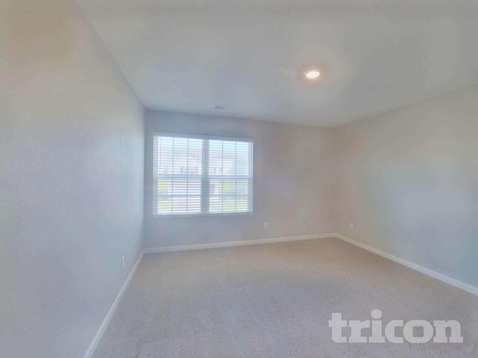 Building Photo - 2170 Southlea Dr