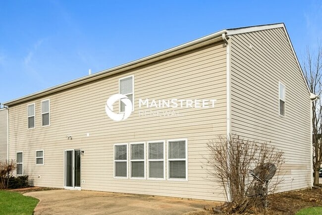 Building Photo - 4 Bedroom Pet-Friendly Home in Zionsville,...