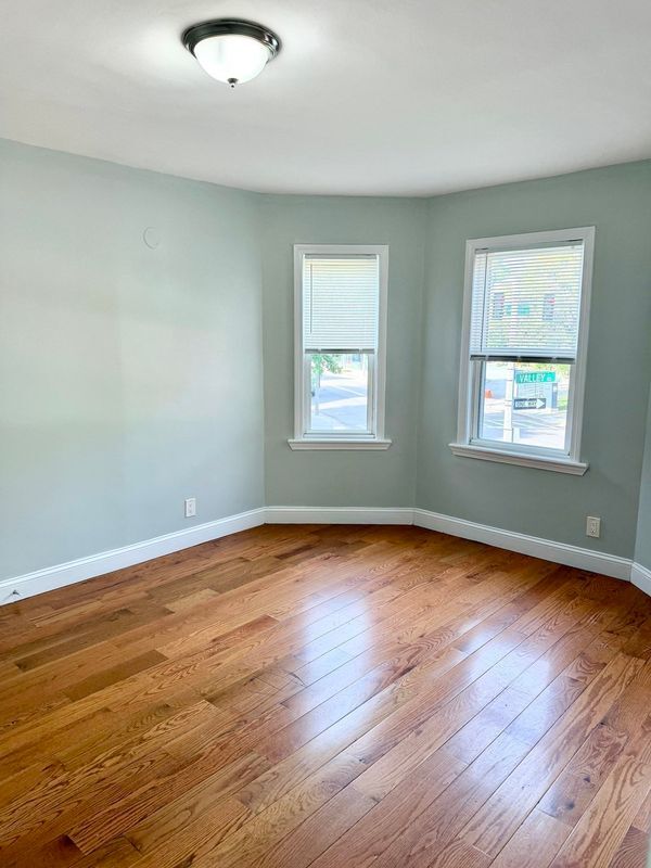 Building Photo - 2131 Dorchester Ave