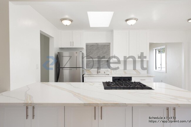 Building Photo - 4914 Zion Ave