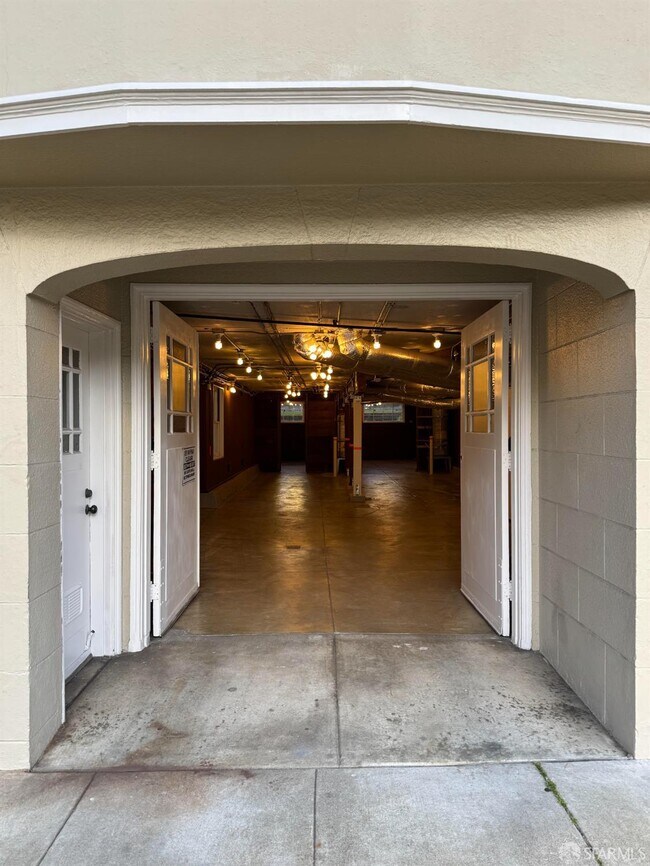 Building Photo - 1220 17th Ave