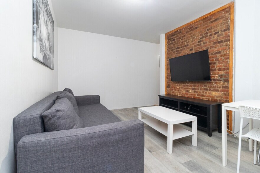 Building Photo - 337 E 94th St