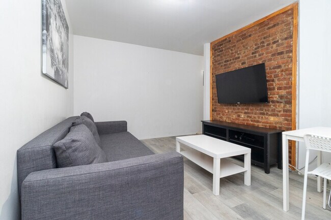 Building Photo - 337 E 94th St