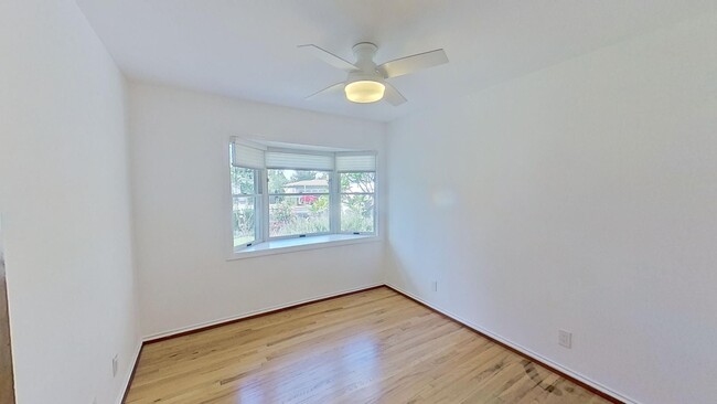 Building Photo - **MOVE-IN SPECIAL!!** Charming 3 Bed 1 Bat...