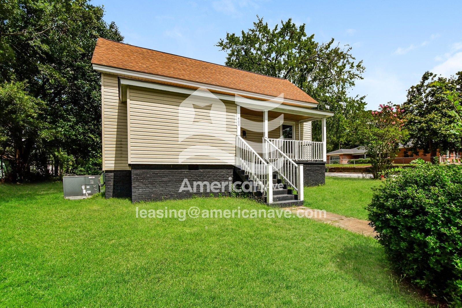 Building Photo - 400 N Sloan St