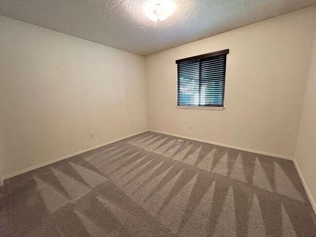 Building Photo - Charming Single-Level Home in Eagle with 3 Bedrooms and 2 Bathrooms! | $600 OFF FIRST MONTH'S RENT!!