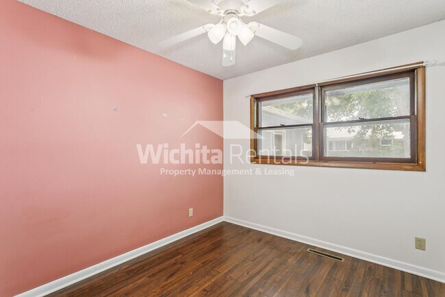 Building Photo - 1418 Money St