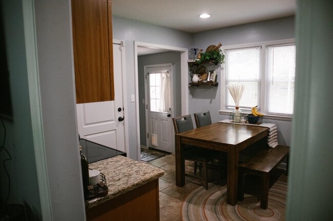 Building Photo - Waldo House