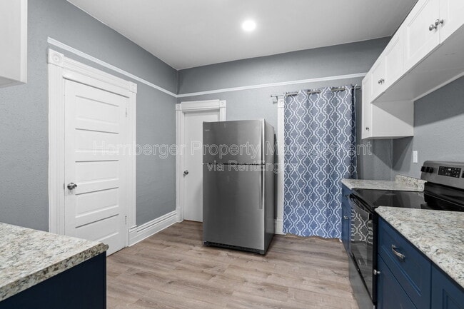 Building Photo - 2704 W Boone Ave