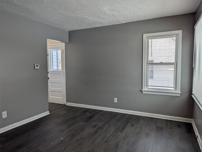 Building Photo - 1266 Magnolia Ave