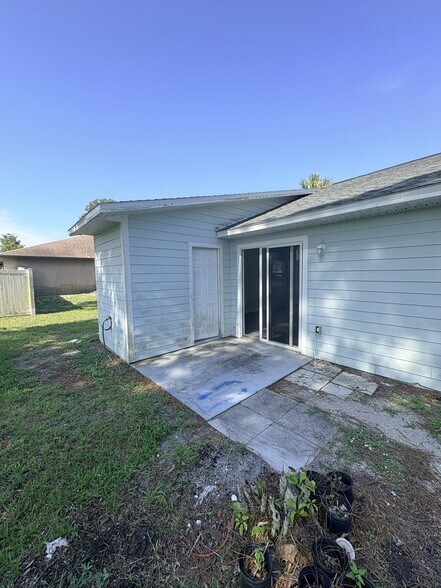 Building Photo - 2829 Nordman Ave