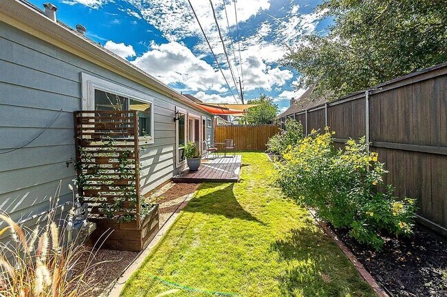 Building Photo - 14427 Briarhills Pkwy