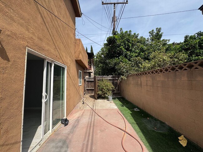 Building Photo - 1230 W 144th St