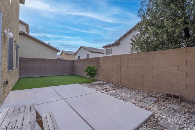 Building Photo - 985 Noah Valley St
