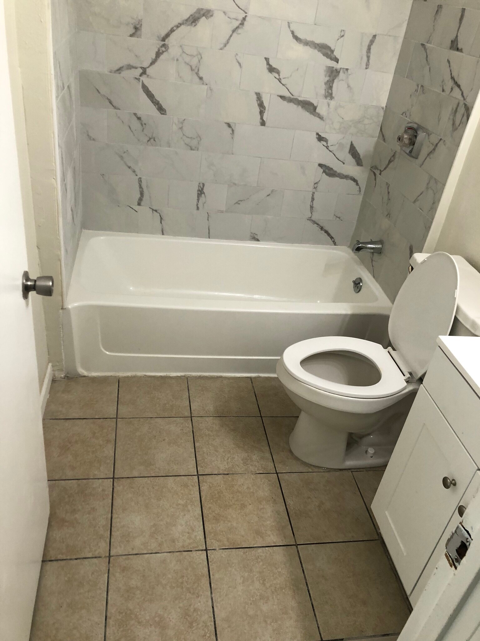 Bathroom - 3827 Eiler St