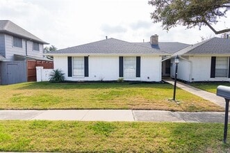 Building Photo - 2116 Teakwood Ln