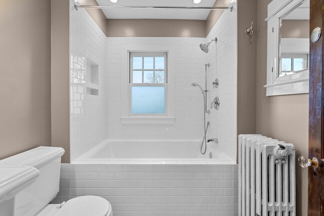 Building Photo - 3 Bed 2.5 Bath - Takoma Park Craftsman - Spacious Rear Deck