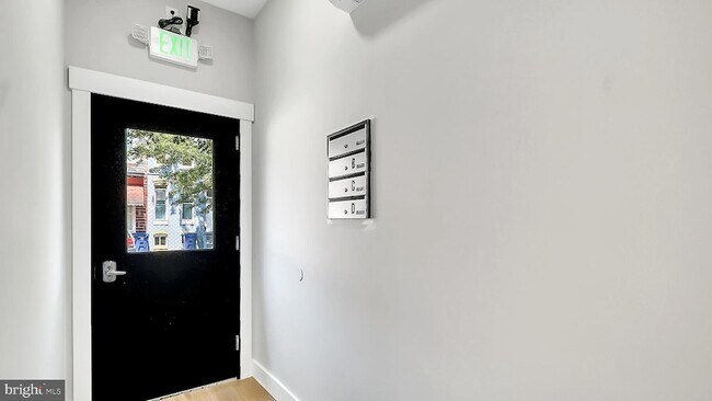Building Photo - 1225 Washington Blvd
