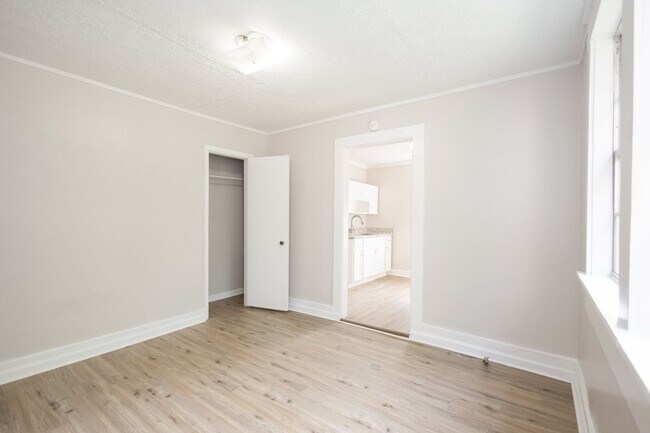 Building Photo - 530 N 13th St