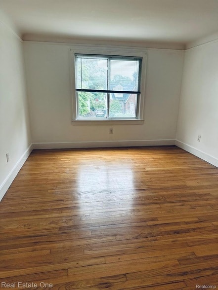 Building Photo - 122 W Houstonia Ave
