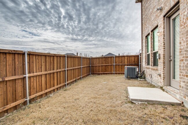 Building Photo - 1718 Lisa Ct