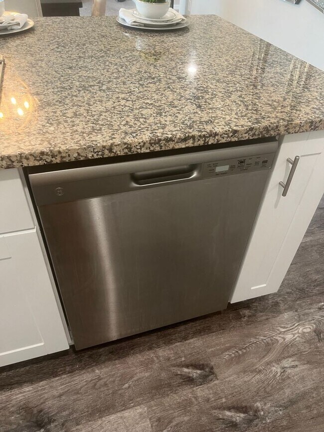 Building Photo - Spacious 5BR House in Winter Haven