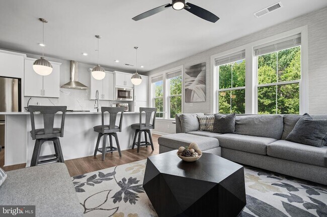 Building Photo - 3925 Fair Ridge Dr