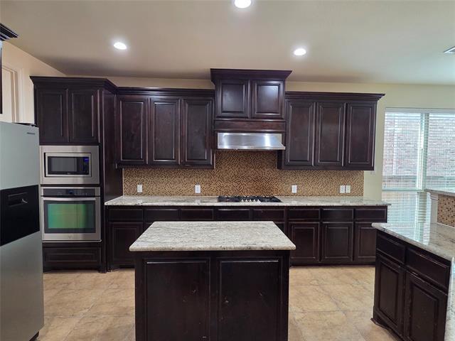 Building Photo - 7119 Paluxy Dr