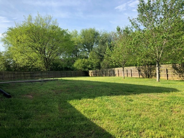 Building Photo - 1021 Mallory Ln