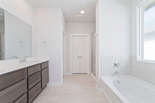 Building Photo - 21614 White Bellflower Ln