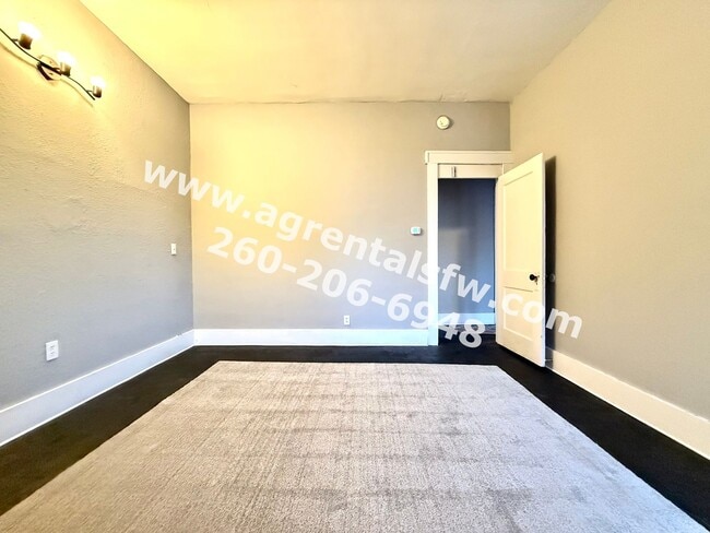 Building Photo - 209 S West St