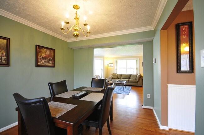 Building Photo - 6694 Huntshire Dr