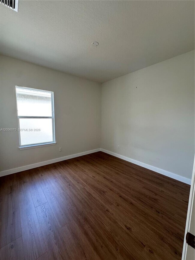 Building Photo - 4729 Greenway Dr