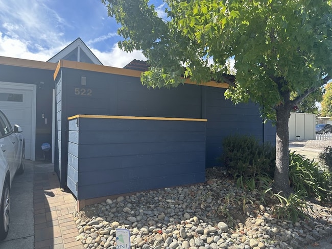 Building Photo - Bright and Airy Sunnyvale Home with Updated Bathrooms and Private Yard