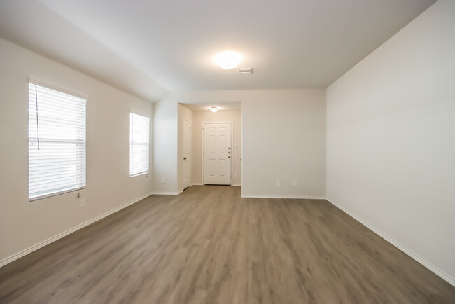 Building Photo - 2704 S Lina Ct