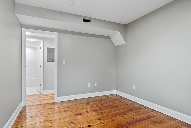 Building Photo - 79 Gage St